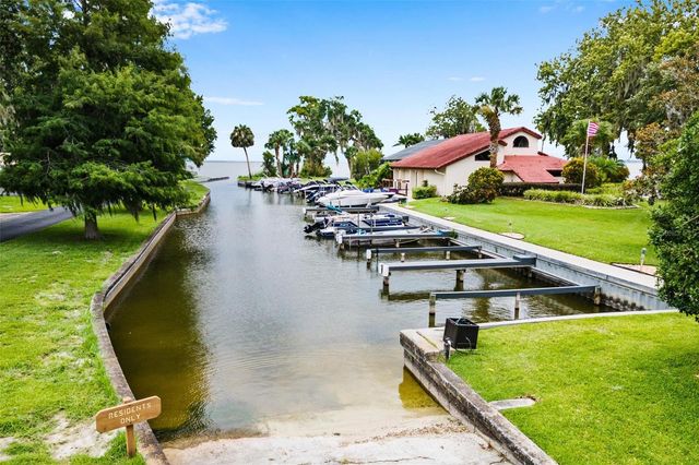 402 CLUSTERWOOD DRIVE, Yalaha, FL 34797