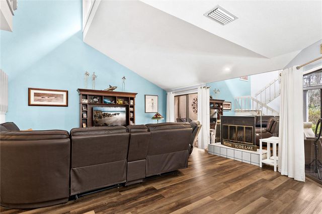 402 CLUSTERWOOD DRIVE, Yalaha, FL 34797