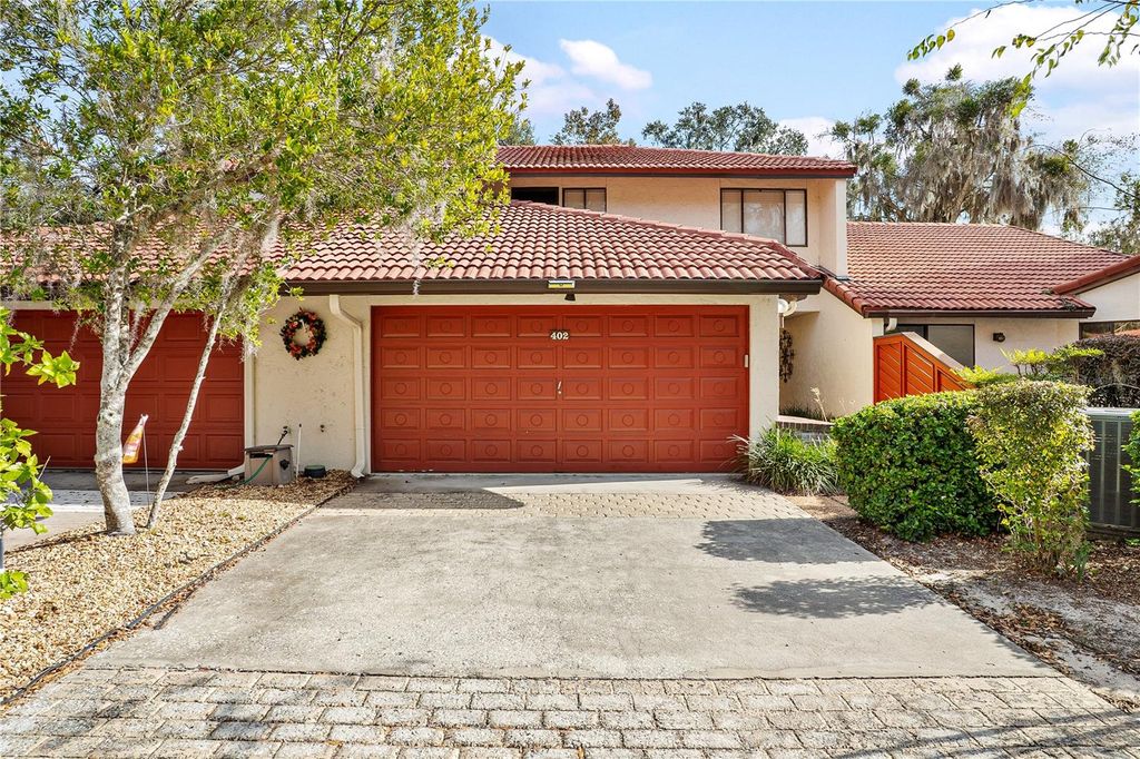 402 CLUSTERWOOD DRIVE, Yalaha, FL 34797