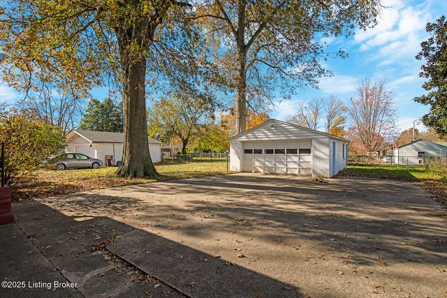 4930 Fielding Way, Louisville, KY 40216