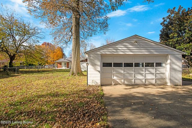 4930 Fielding Way, Louisville, KY 40216