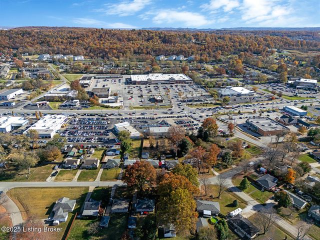 4930 Fielding Way, Louisville, KY 40216