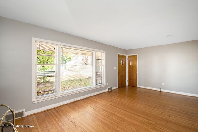 4930 Fielding Way, Louisville, KY 40216