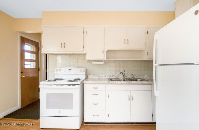 4930 Fielding Way, Louisville, KY 40216