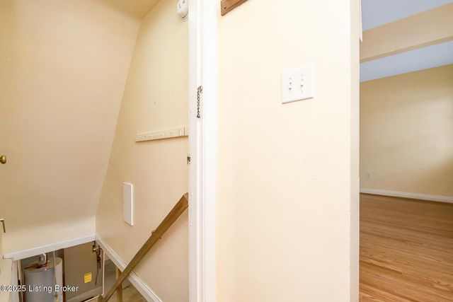 4930 Fielding Way, Louisville, KY 40216