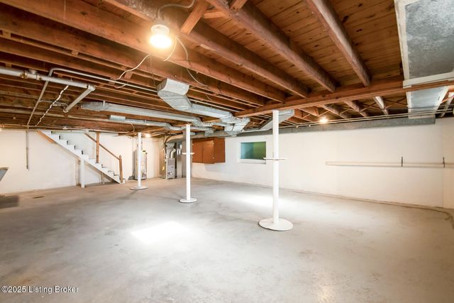 4930 Fielding Way, Louisville, KY 40216