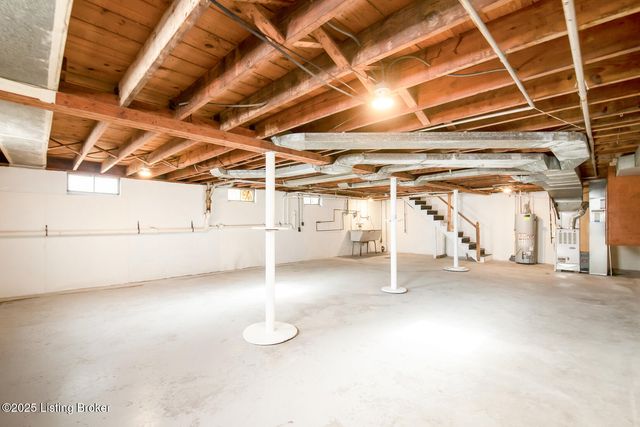 4930 Fielding Way, Louisville, KY 40216