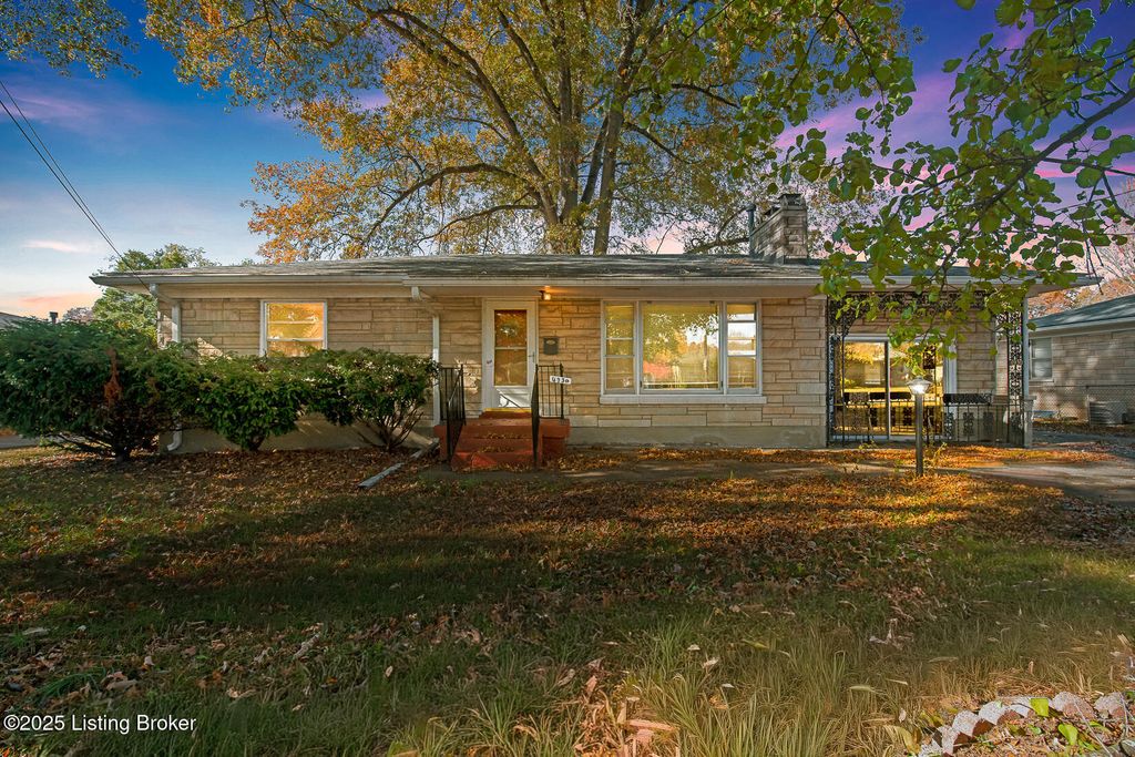 4930 Fielding Way, Louisville, KY 40216