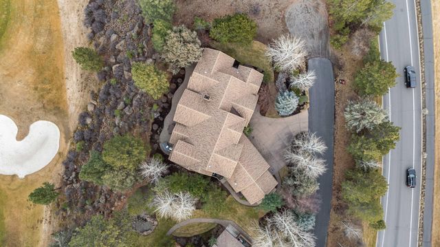 19558 Fairway Ridge Lane, Bend, OR 97702