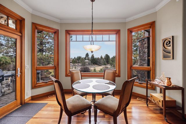 19558 Fairway Ridge Lane, Bend, OR 97702