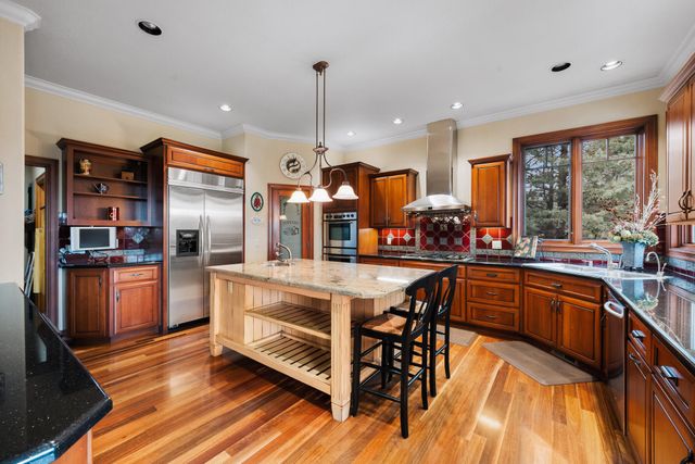 19558 Fairway Ridge Lane, Bend, OR 97702