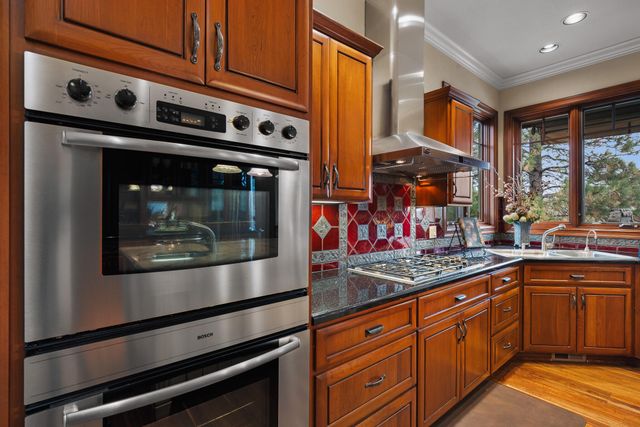 19558 Fairway Ridge Lane, Bend, OR 97702