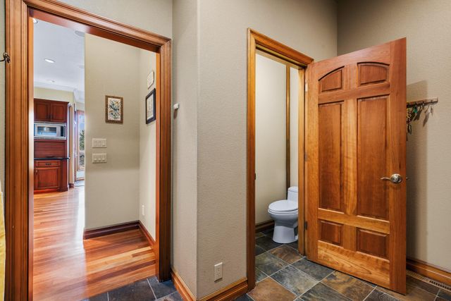 19558 Fairway Ridge Lane, Bend, OR 97702