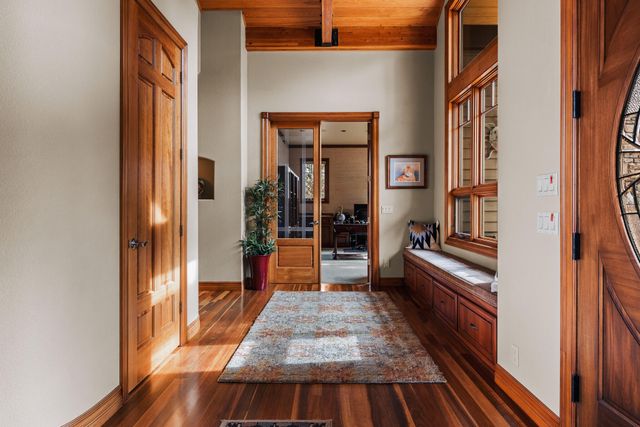 19558 Fairway Ridge Lane, Bend, OR 97702