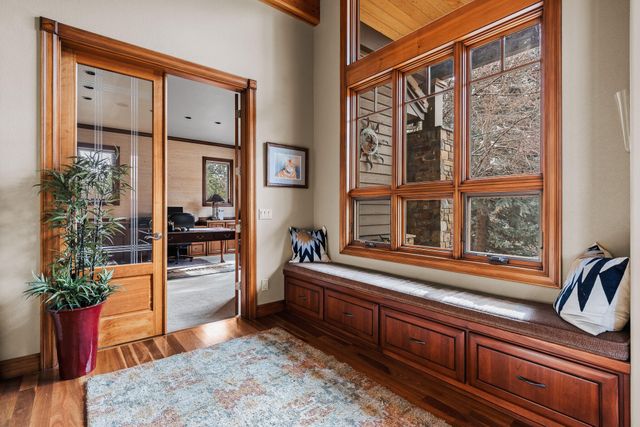 19558 Fairway Ridge Lane, Bend, OR 97702