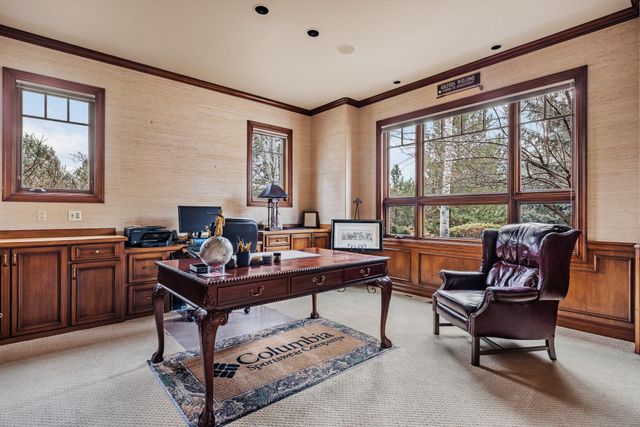 19558 Fairway Ridge Lane, Bend, OR 97702