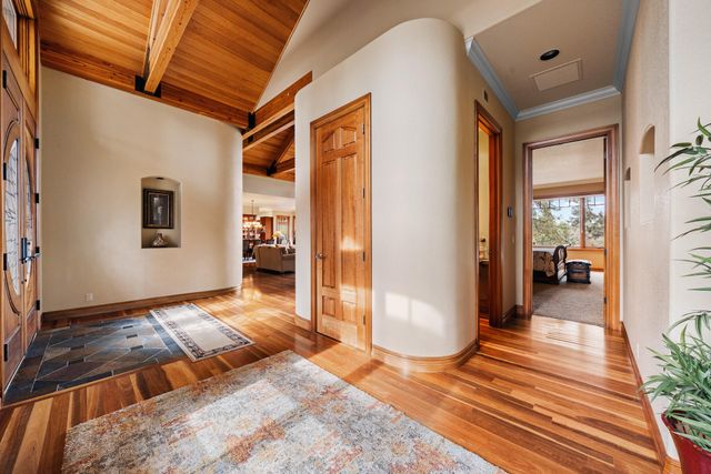 19558 Fairway Ridge Lane, Bend, OR 97702