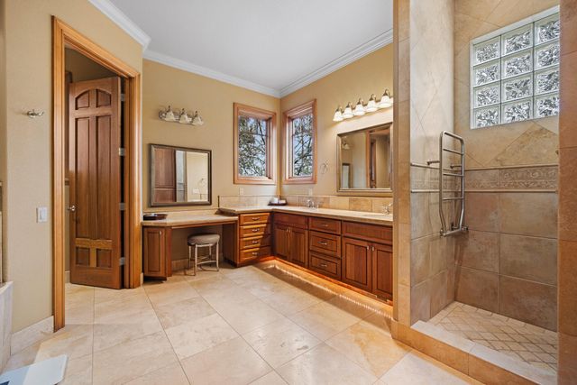 19558 Fairway Ridge Lane, Bend, OR 97702