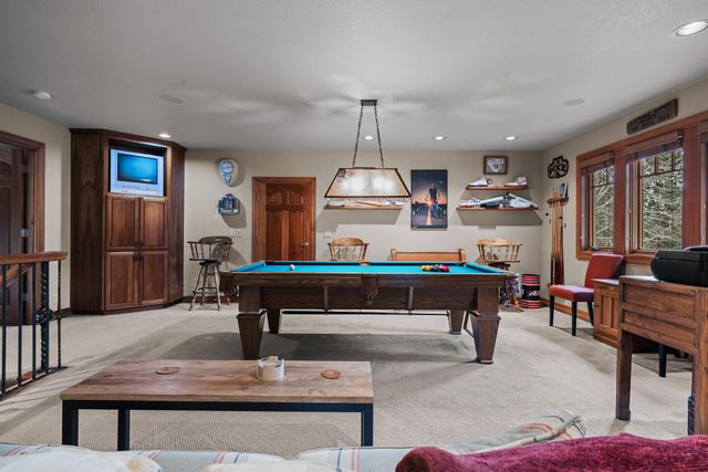 19558 Fairway Ridge Lane, Bend, OR 97702