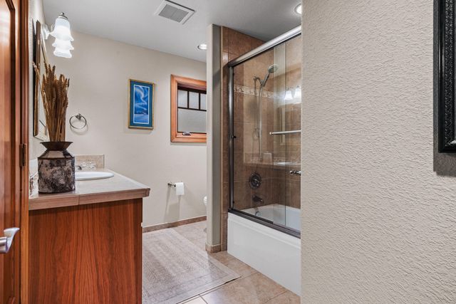 19558 Fairway Ridge Lane, Bend, OR 97702