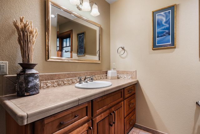 19558 Fairway Ridge Lane, Bend, OR 97702