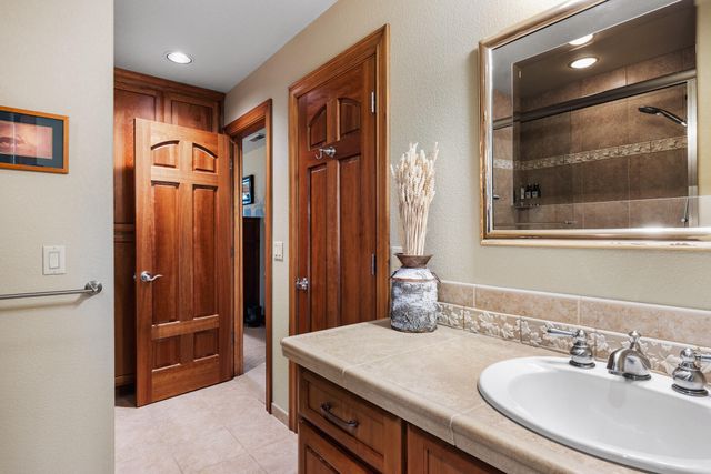 19558 Fairway Ridge Lane, Bend, OR 97702