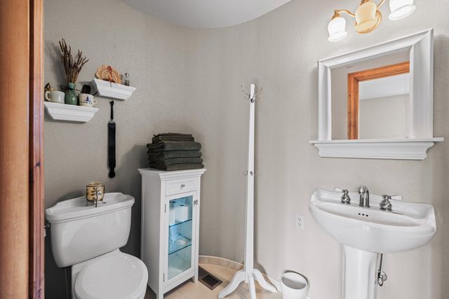 19558 Fairway Ridge Lane, Bend, OR 97702