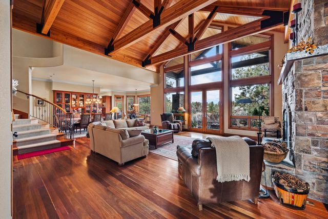 19558 Fairway Ridge Lane, Bend, OR 97702