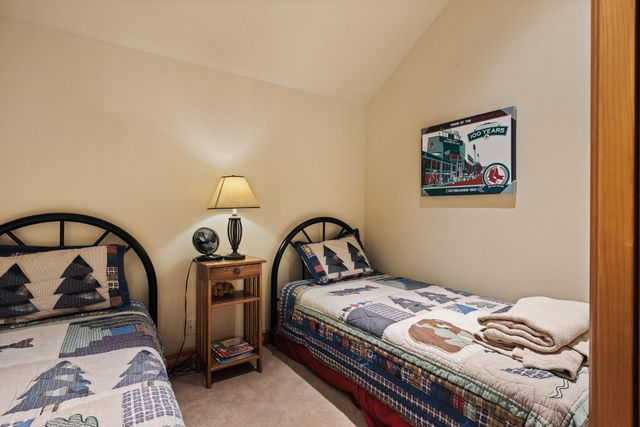 19558 Fairway Ridge Lane, Bend, OR 97702