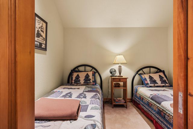 19558 Fairway Ridge Lane, Bend, OR 97702