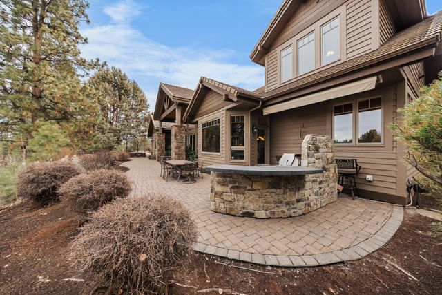 19558 Fairway Ridge Lane, Bend, OR 97702