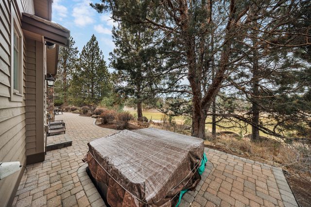 19558 Fairway Ridge Lane, Bend, OR 97702