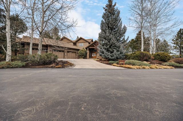 19558 Fairway Ridge Lane, Bend, OR 97702