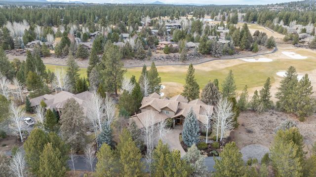 19558 Fairway Ridge Lane, Bend, OR 97702