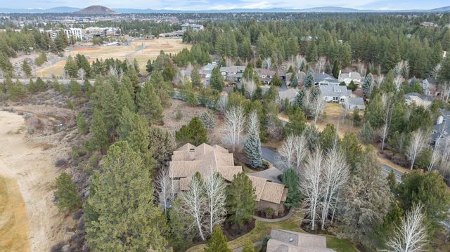 19558 Fairway Ridge Lane, Bend, OR 97702