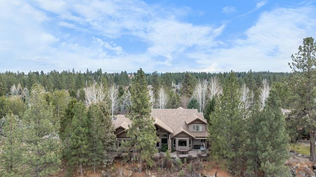 19558 Fairway Ridge Lane, Bend, OR 97702