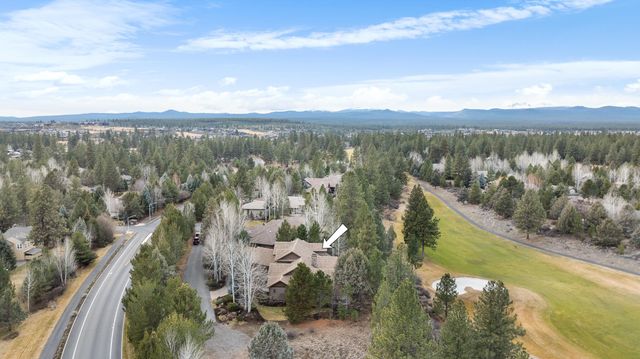 19558 Fairway Ridge Lane, Bend, OR 97702