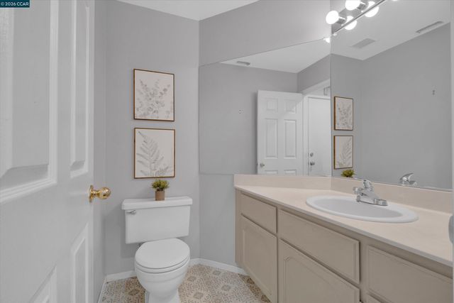 400 Devon Ct, Oakley, CA 94561