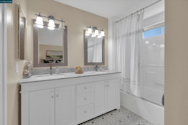 400 Devon Ct, Oakley, CA 94561