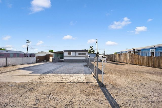 2225 Linn Lane, Las Vegas, NV 89156