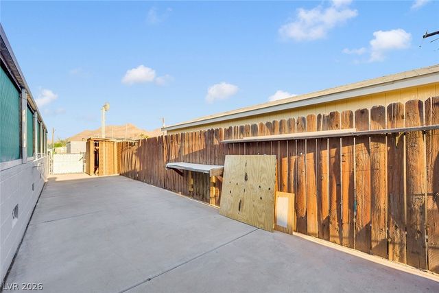 2225 Linn Lane, Las Vegas, NV 89156