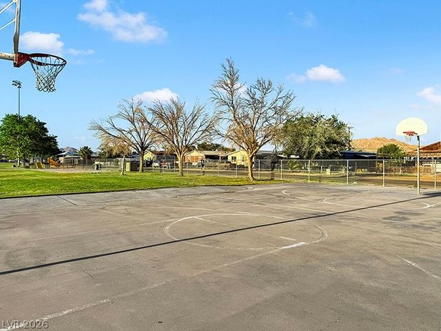 2225 Linn Lane, Las Vegas, NV 89156