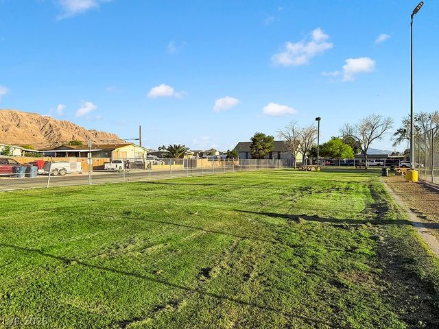 2225 Linn Lane, Las Vegas, NV 89156