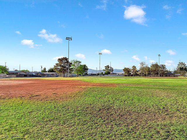 2225 Linn Lane, Las Vegas, NV 89156