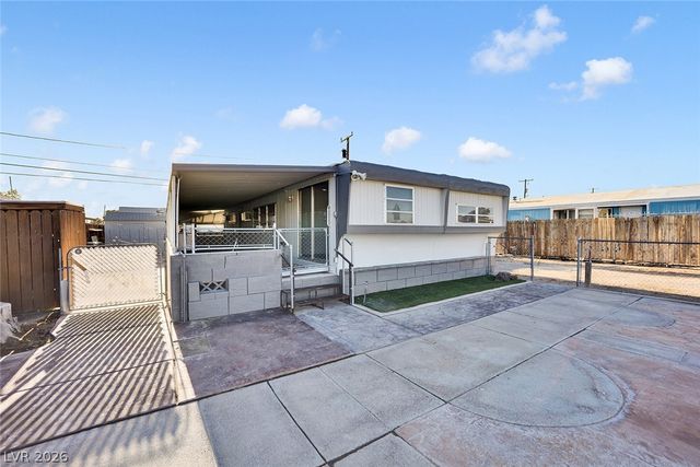 2225 Linn Lane, Las Vegas, NV 89156