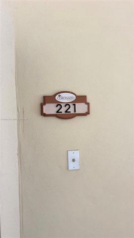 10885 NW 89th Ter 221, Doral, FL 33178