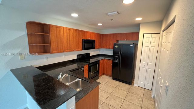 10885 NW 89th Ter 221, Doral, FL 33178