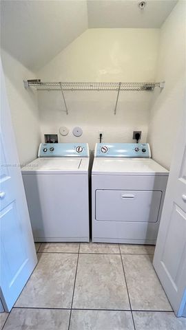 10885 NW 89th Ter 221, Doral, FL 33178