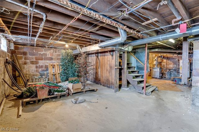 10725 Struthers Road, New Middletown, OH 44442