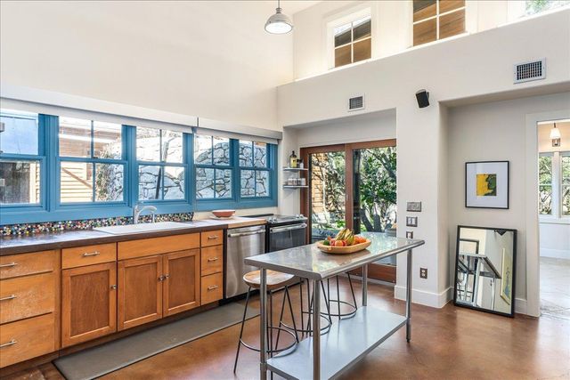 22703 HIGHWAY 71 W, Spicewood, TX 78669